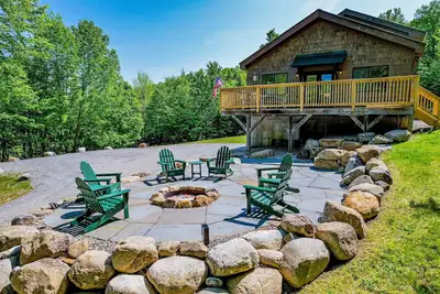 Image de Stunning 5br/4ba Lodge: Near Gore Mtn w/ Fire Pit & Views