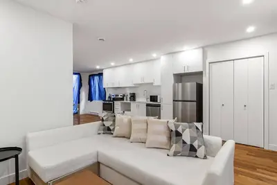 Image de Modern 2 Story Condo in Petite-Patrie