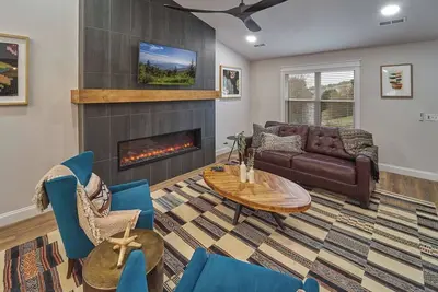 Image de Stunning, Newly Renovated Villa! Close to Strip #3