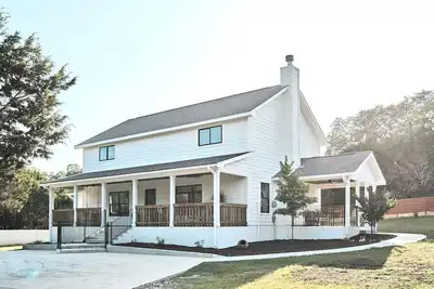 Image de Hill Country Farmhouse Near Canyon Lake + Wineries