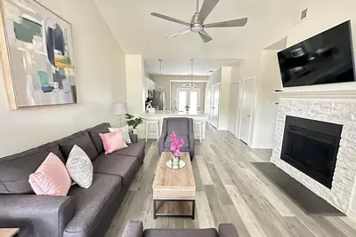 Image de Serenity in Heart of Dfw w/ Private parking & King Bed â‘ Min. from Dfw Airport +