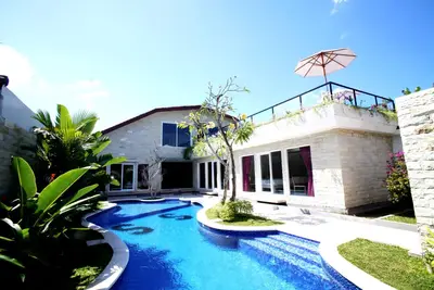 Image de Good Location! Luxury Villa With Private Pool!