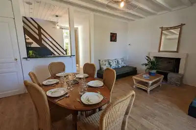 Image de Gîte familial avec piscine chauffée, jardin privé et équipements bébé en Charente