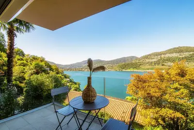 Image de Studio panoramique avec vue sur le lac de Lugano (La Palma 1)