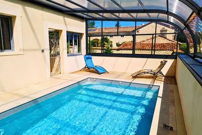 Image de Maison Charentaise Rénovée: 3 Ch, Terrasse, Piscine Chauffée, Sauna, Jardin, Équipements Bébé, WiFi