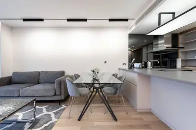 Image de Modern Flat in Luxury Building (Mlg1209)