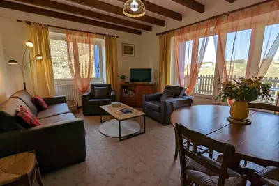 Image de Maison avec grand jardin clos et équipements bébé