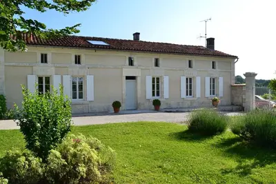 Image de Gîte XVIIIe rénové avec grand jardin, au cœur du vignoble de Cognac