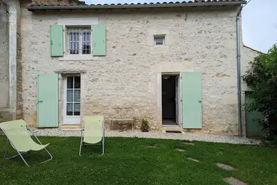 Image de Maison de Charme avec Jardin, Proche La Rochefoucauld, Wifi, Ping-Pong, et Equipement Bébé