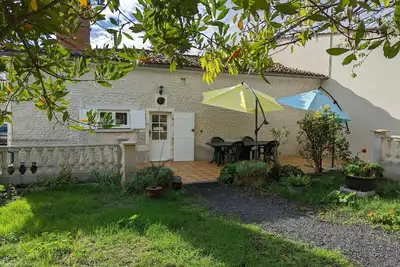 Image de Gîte familial à Barret : Jardin clos, équipement bébé, proche circuits de rando et Jonzac