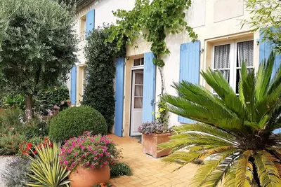 Image de Maison familiale avec jardin paysagé, cheminée, wifi, et proche de La Rochefoucauld