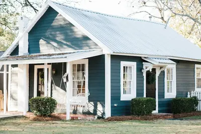 Image de Millbrook Cottage with Pool Mins to Capitol
