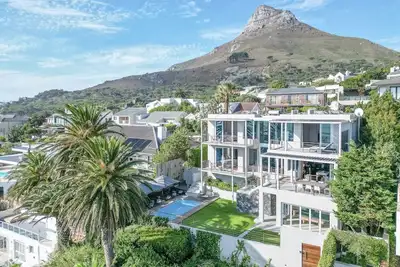 Image de Modern Home 400m from the beach:gym, heated pool