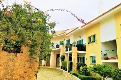 Apartement lumineux en haut du village proche plages, golf et ville 2Lits doubles