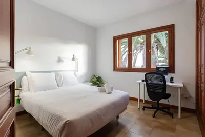 Image de Large Villa in Ciudad Jardin