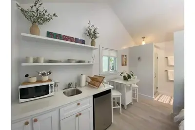 Image de Coco Cottage - 1bd, 3 min drive to Albany / Lyford