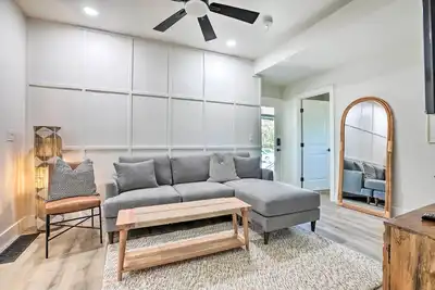 Image de Boho-Chic Folsom Retreat: Walkable Location!