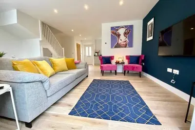 Image de Beautiful New 3 bedroom house - garden & parking