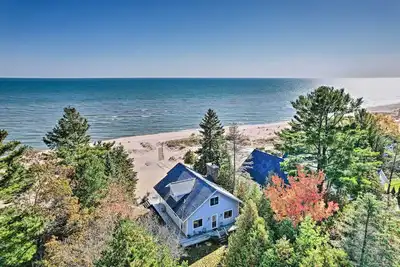Image de Cozy Oscoda Cottage: Fire Pit & Private Beach