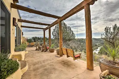 Image de Adobe Home - River & Mtn Views w/ Hot Tub!