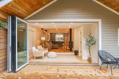 Image de Hockley Riverside Cottage • Loft & Bunkie