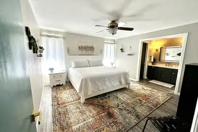 Image de Fun luxury in town with every amenity you could ever ask for!