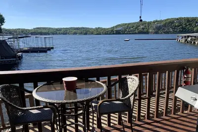 Image de Water Front ⎮Private Deck ⎮ Direct Lake Views