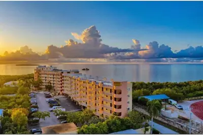 Image de 🌴 Oceanview Islamorada Penthouse 3br 2 Ba Sunrise Views, Pool & Weekly Rentals