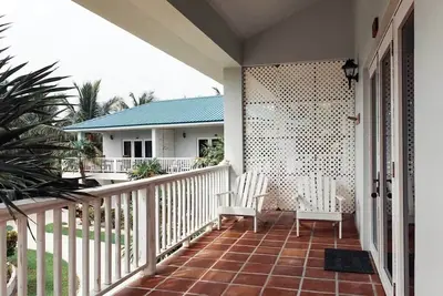 Image de Upper-Floor, by pool bar @ Sapphire Beach Resort