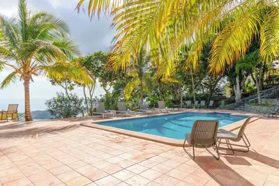 Image de 2 Bedroom 2 Bathroom Home with Large Pool and Amazing Views of the Caribbean Sea at Coconut Cottage