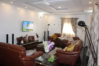 Image de Captivating 4-Bed House in Lagos