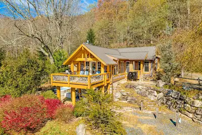 Image de Luxury cottage with spacious deck, amazing views & washer/dryer