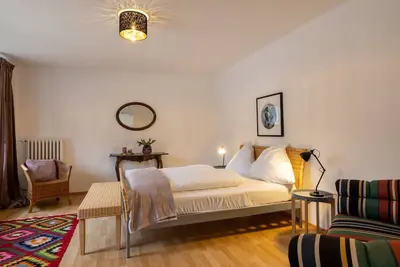 Image de Apartment zum Brunnen (65 sqm) with 2 bedrooms and view of the castle