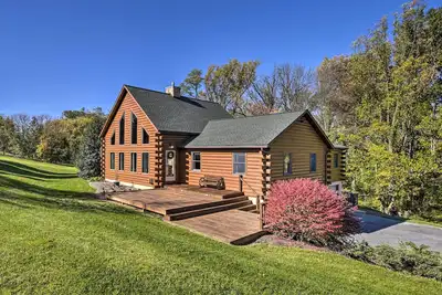 Image de Pool, Games + Sauna: Mount Joy Countryside Cabin