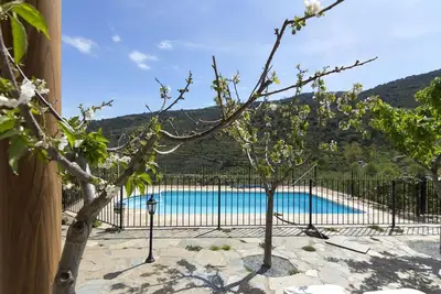 Image de Maison de vacances à Laroya avec piscine et barbecue