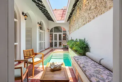 Image de Room distribution (All bedrooms in the first floor):<br>Room 1- Double Bed / Single Bed<br>Room 2- Double Bed / Single Bed<br>Room 3- Double Bed