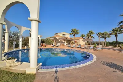 Image de Son Manyo 261 magnifique villa avec piscine privée, grand espace extérieur, espace enfants et climatisation