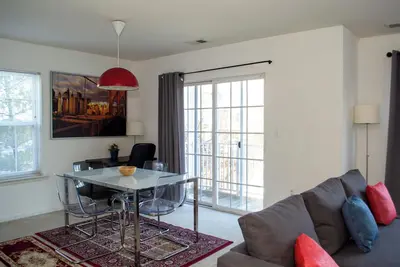 Image de Welcome to this charming two-bedroom, 2. 5-bathroom Townhouse