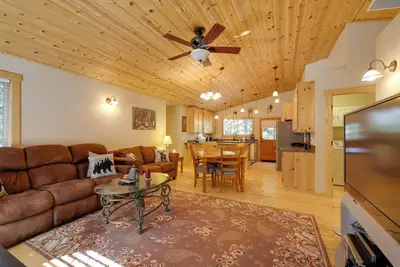 Image de Near Hikes: Arnold Cabin w/ Ev Charger & Fire Pit