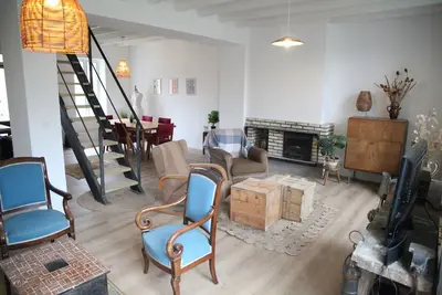 Image de Belle maison de vacances en granit proche mer