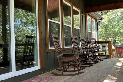 Image de Waterfront Cozy Cabin with dock