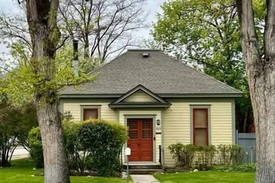 Image de Charming 2 bedroom, south side Hamilton home!