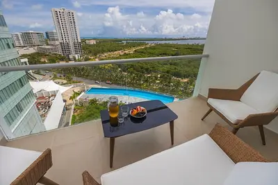 Image de New Ocean & Lagoon View Apartment next to Plaza Las Americas!