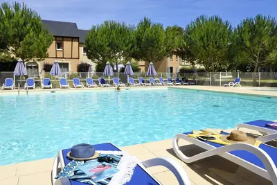 Image de Vacances à Montignac | Accès Piscine!