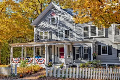 Image de Historic Home on Dewey Pond | The Dewey House