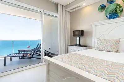 Image de Modish 2 Br Condo at Encantame Towers Velero 2204