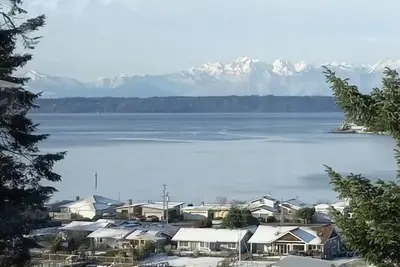 Image de TreeTops: Whidbey Island bayside retreat with sound and Olympic Mountain views