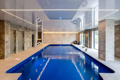 Image de Clwyd Gate Manor Pool Sauna HotTub Cave Wales