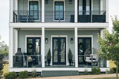 Image de Redbud Retreat @ Carlton Landing | A Coastal Inspired Home in a 5 Star Community