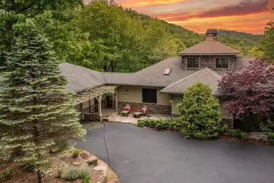 Image de Boone private 5 bedroom mountain home hiking trail